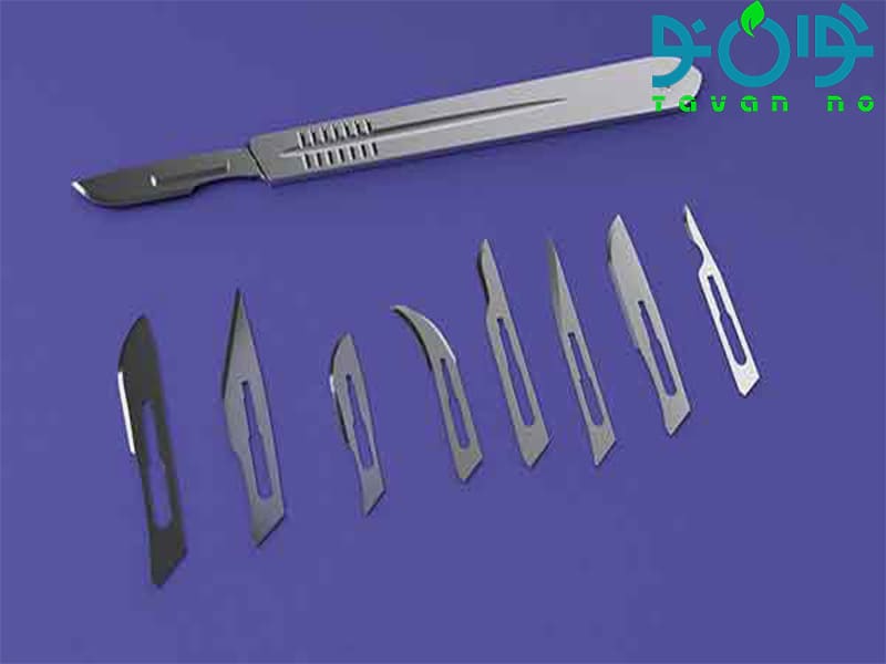 تیغ جراحی چیست و چه کاربردهایی در عمل‌های پزشکی دارد؟
